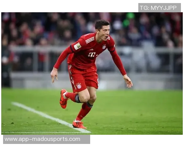 莱万坦言加盟巴萨无怨无悔或成职业生涯最佳选择