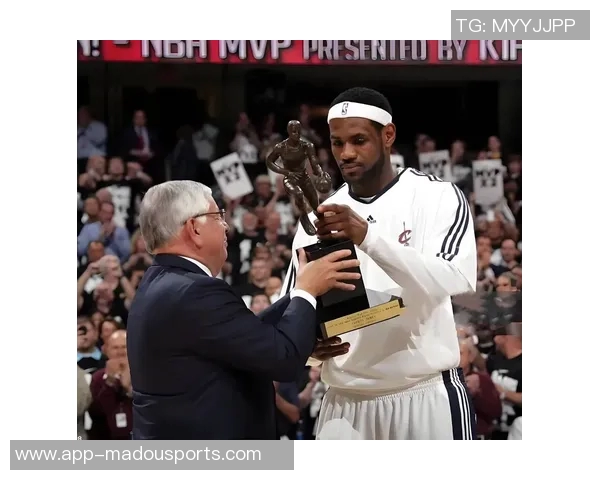 BR评选21世纪最佳篮球阵容詹姆斯科比库里邓肯领衔一阵约基奇奥尼尔分列二三阵